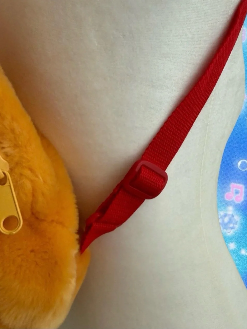 Disney Store Winnie the Pooh Head Vtg backpack with red straps 13